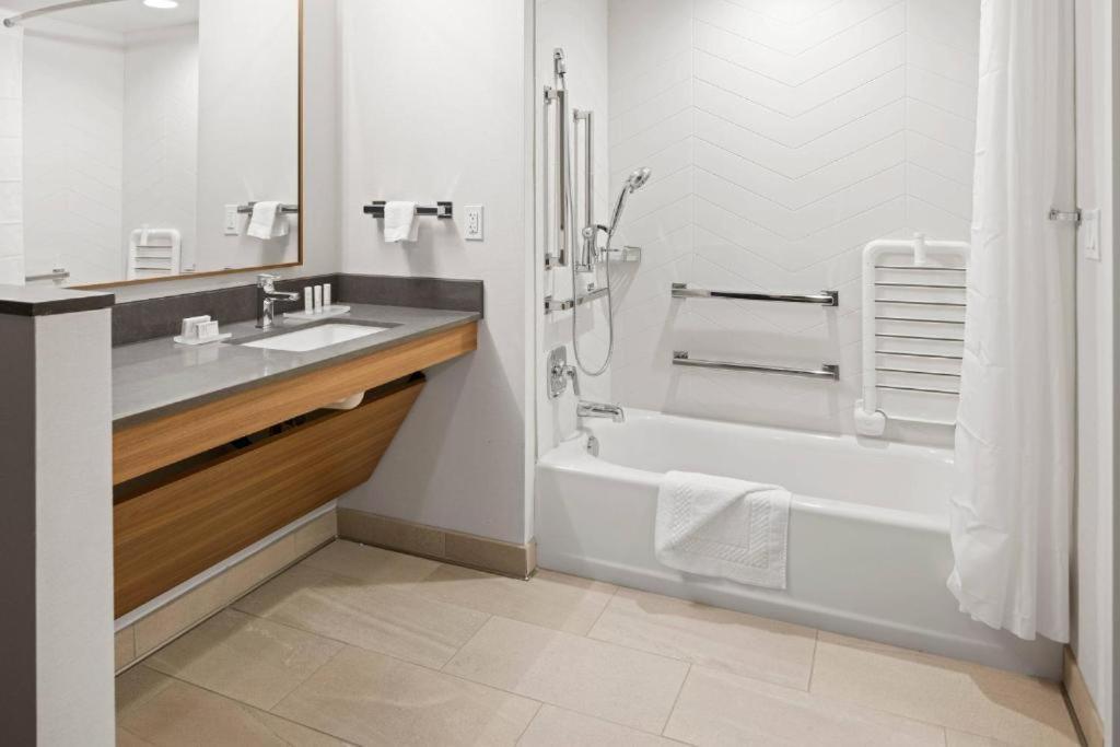 Fairfield Inn & Suites By Marriott San Diego Pacific Beach ภายนอก รูปภาพ